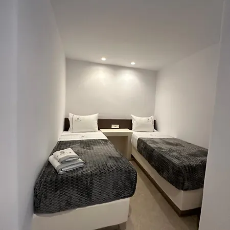 Hotel Aelia Thalassa Monolithos (Santorini)