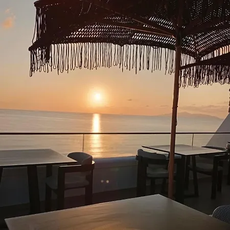 Hotel Aelia Thalassa Monolithos (Santorini)