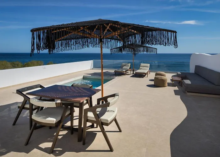 Aelia Thalassa Monolithos